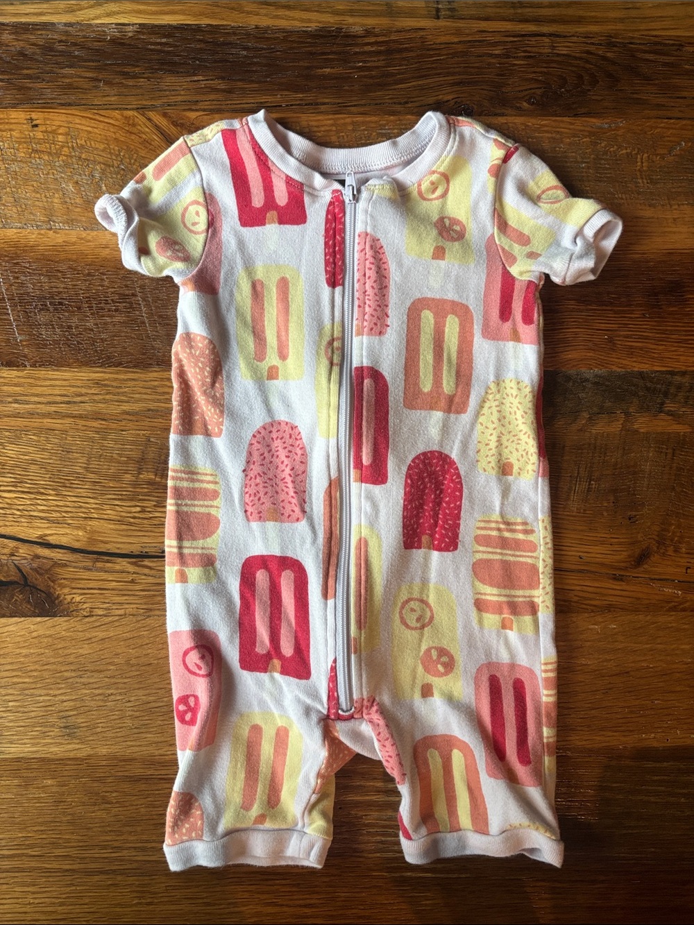 Tea collection White One-Piece Romper with Popsicle Print 12-18 months